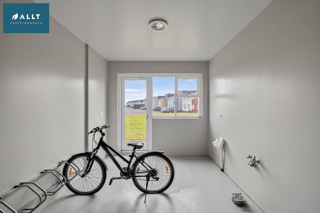 Tjarnabraut 14 - 0208, 260 Reykjanesbær