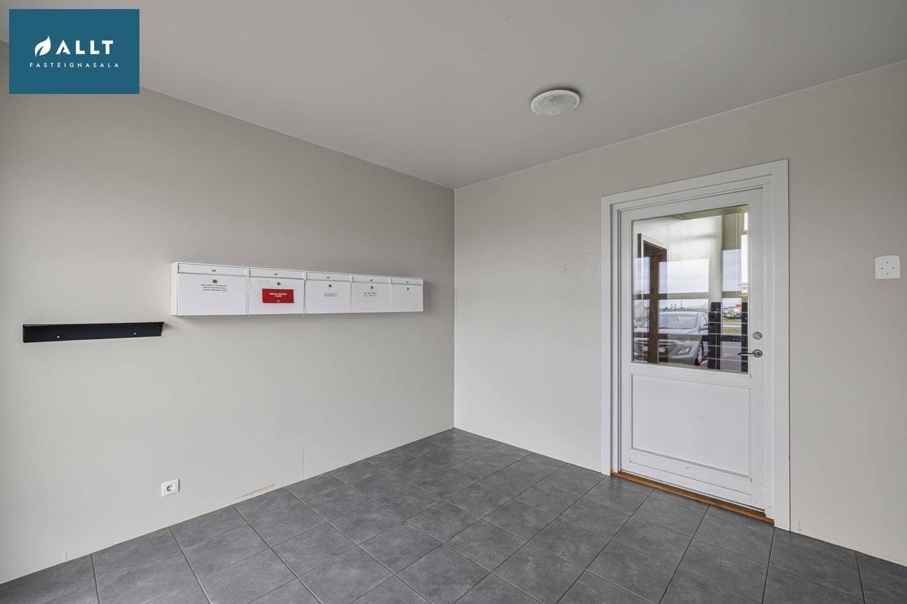 Tjarnabraut 14 - 0208, 260 Reykjanesbær