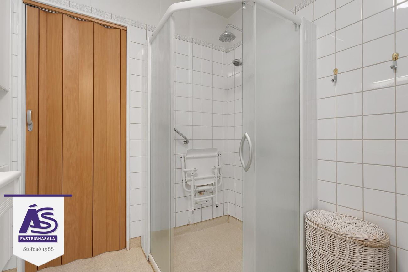 Hjallabraut 33, 220 Hafnarfjörður
