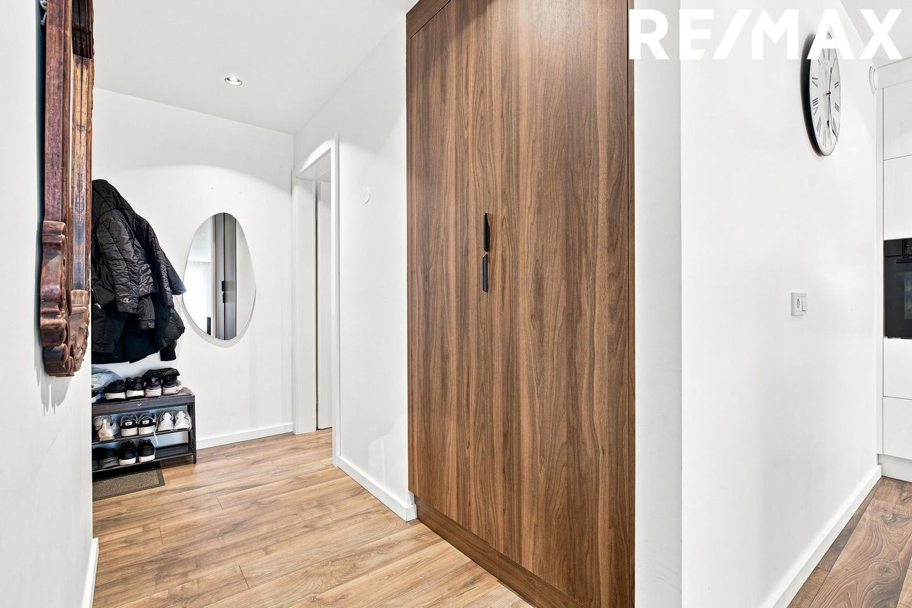 Grensásvegur 1B, 108 Reykjavík