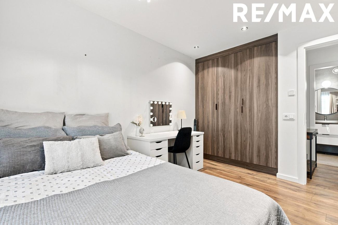Grensásvegur 1B, 108 Reykjavík