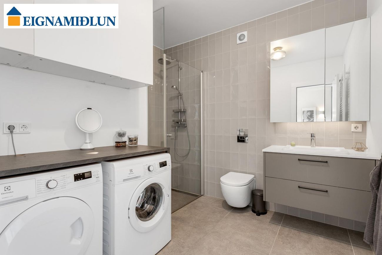 Dalsbraut 22, 260 Reykjanesbær