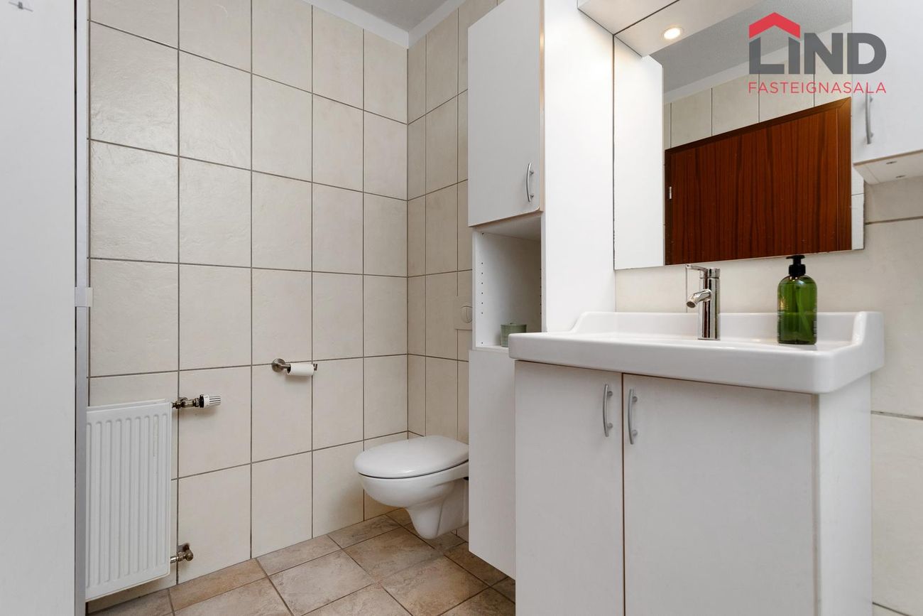 Lómasalir 16, 201 Kópavogur