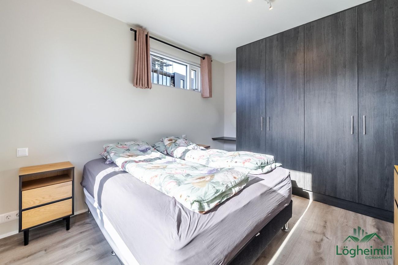 Hringhamar 7, 221 Hafnarfjörður