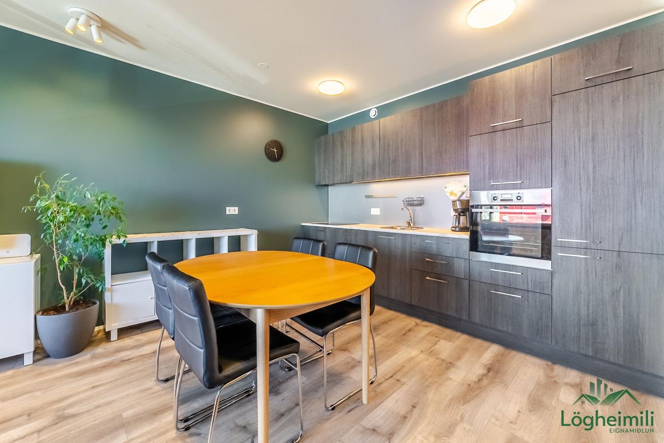 Hringhamar 7, 221 Hafnarfjörður