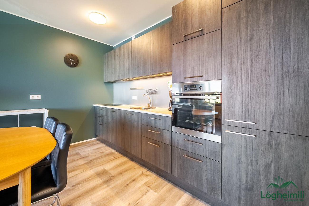 Hringhamar 7, 221 Hafnarfjörður