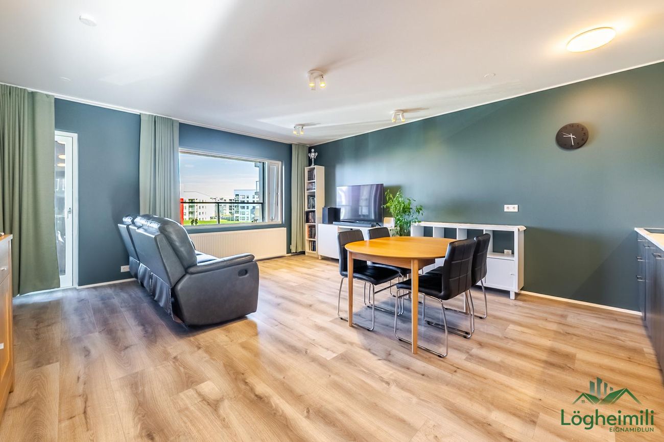Hringhamar 7, 221 Hafnarfjörður