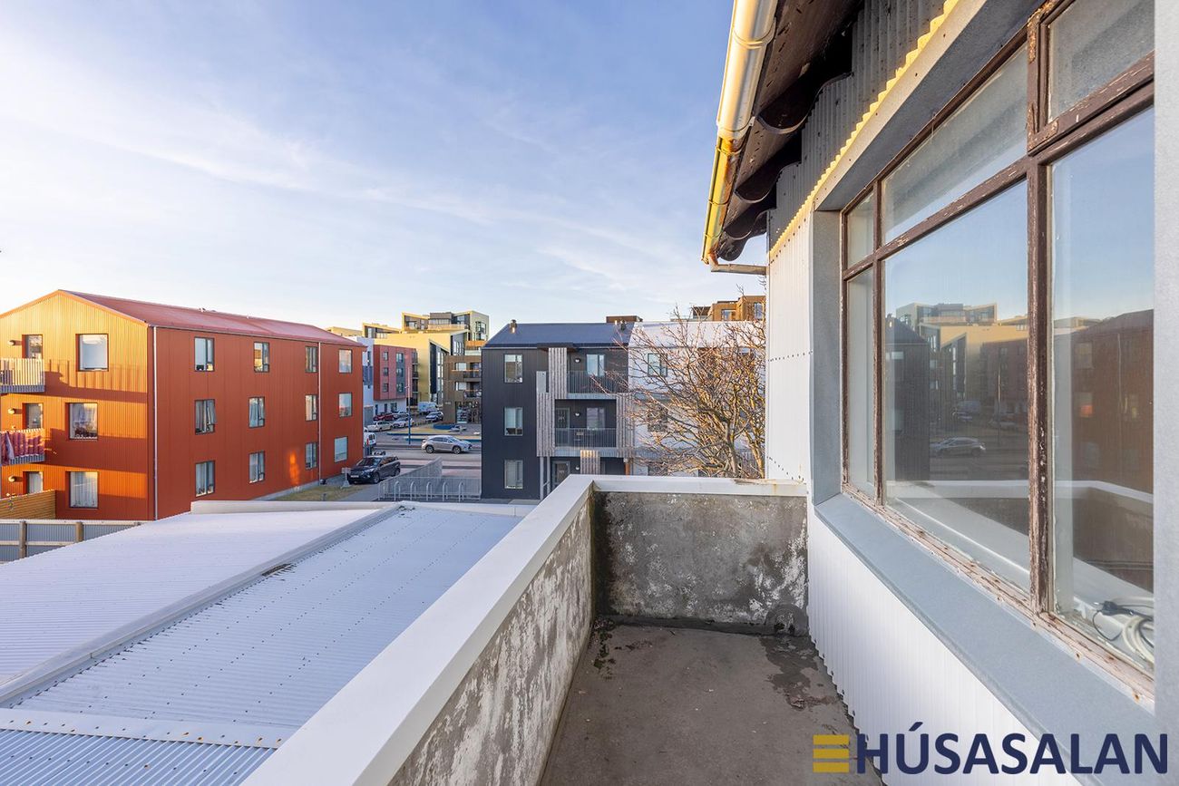 Laugarnesvegur 67, 105 Reykjavík
