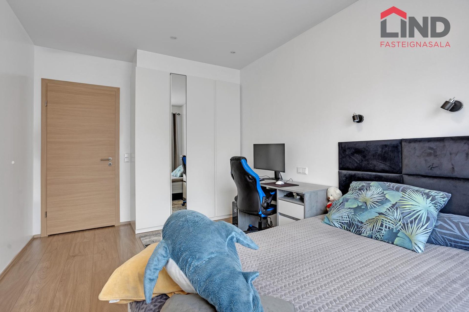 Smyrilshlíð 16, 102 Reykjavík