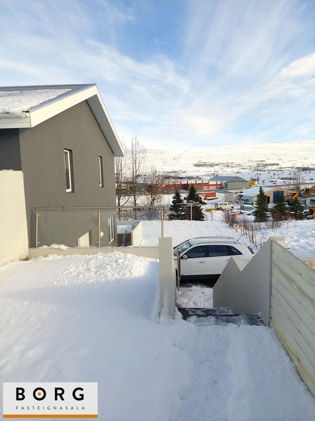 Skógarhlíð 12 - 0101, 604 Akureyri