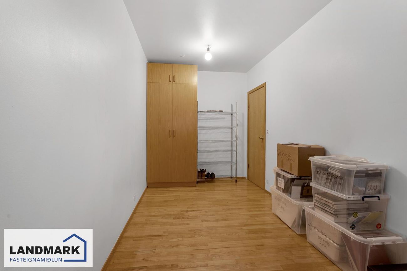 Dvergabakki 8, 109 Reykjavík
