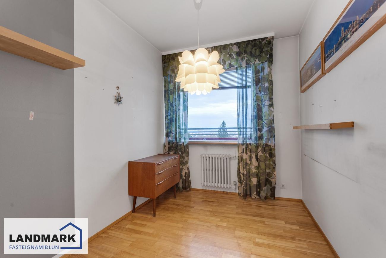 Dvergabakki 8, 109 Reykjavík