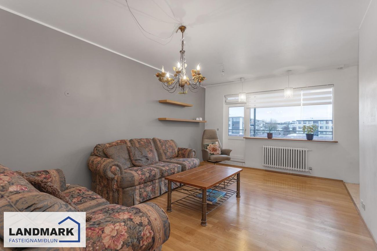 Dvergabakki 8, 109 Reykjavík