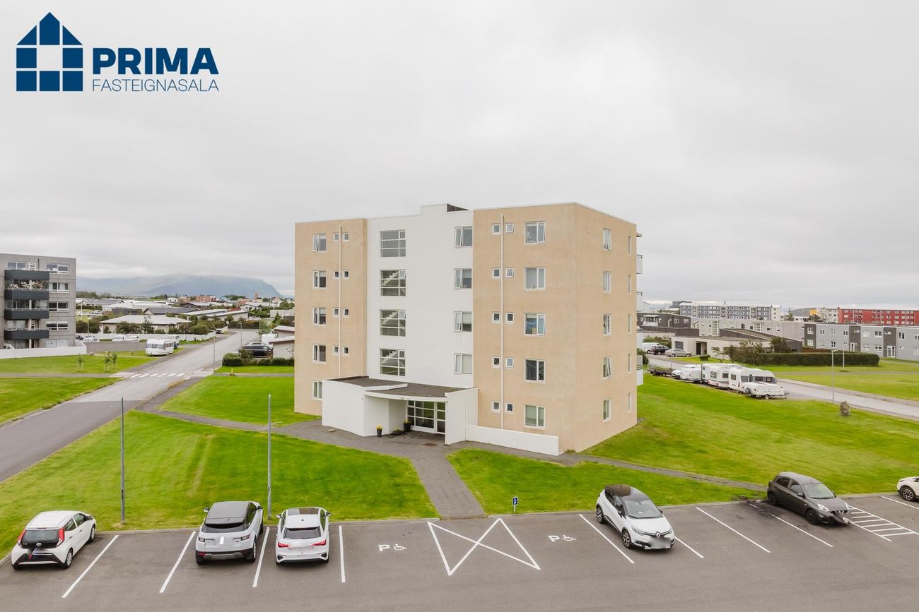 Holtsflöt 9, 300 Akranes