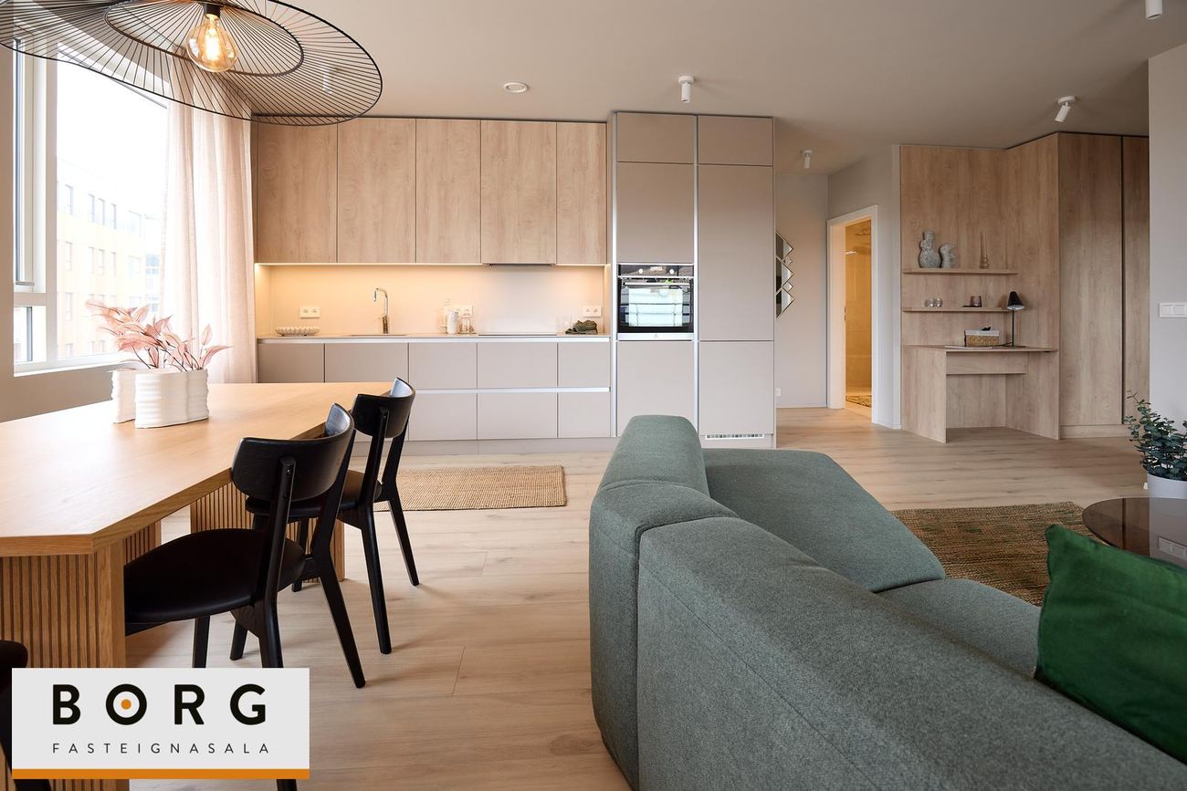 Baughamar 5, 221 Hafnarfjörður