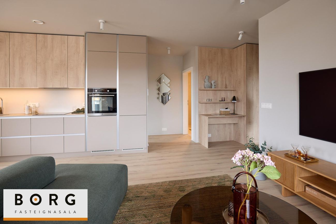 Baughamar 5, 221 Hafnarfjörður