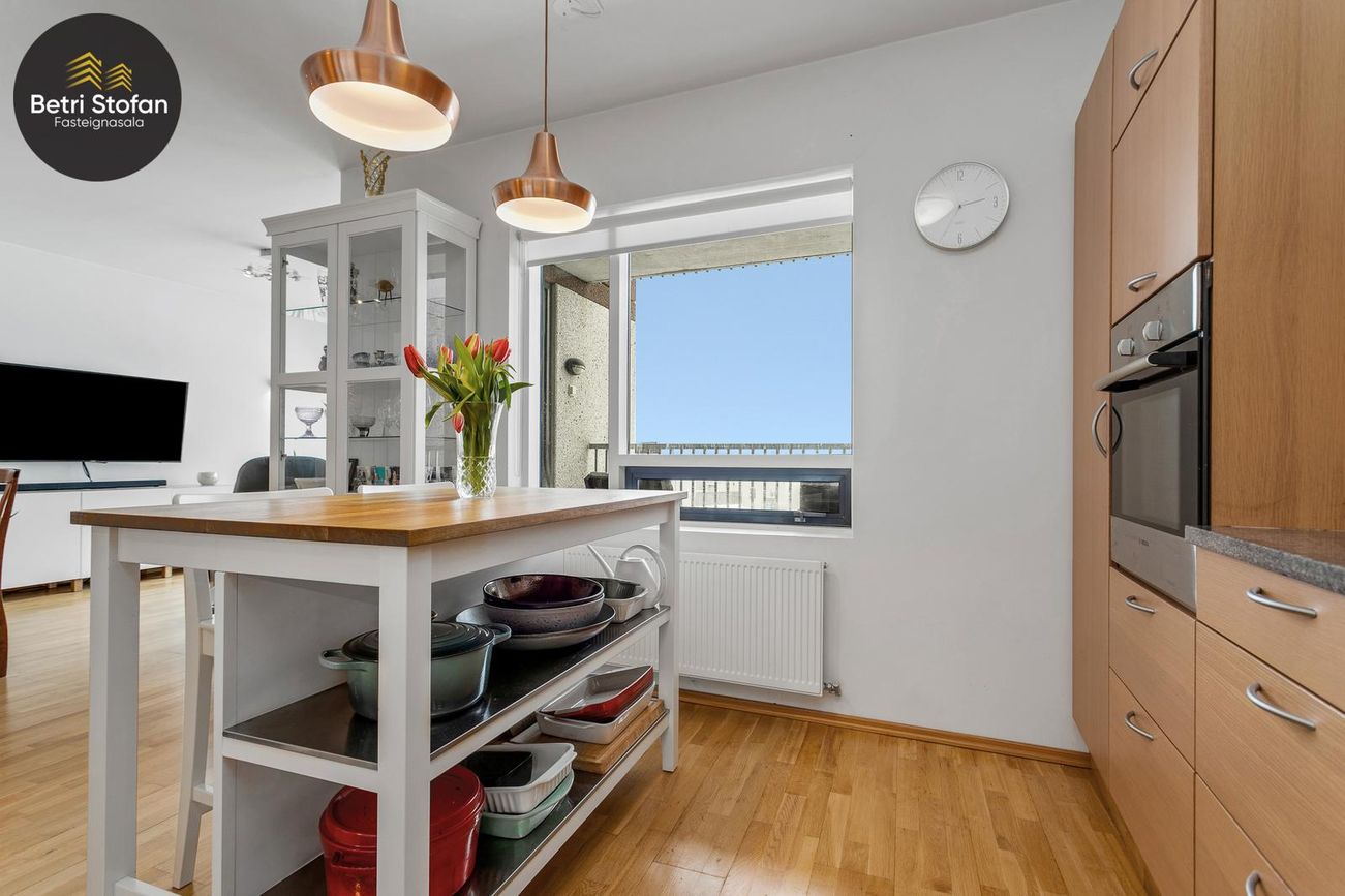 Helluvað 13 - 0207, 110 Reykjavík