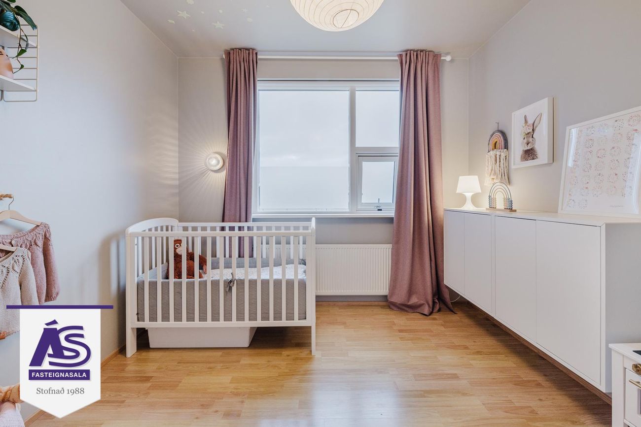 Drekavellir 18, 221 Hafnarfjörður