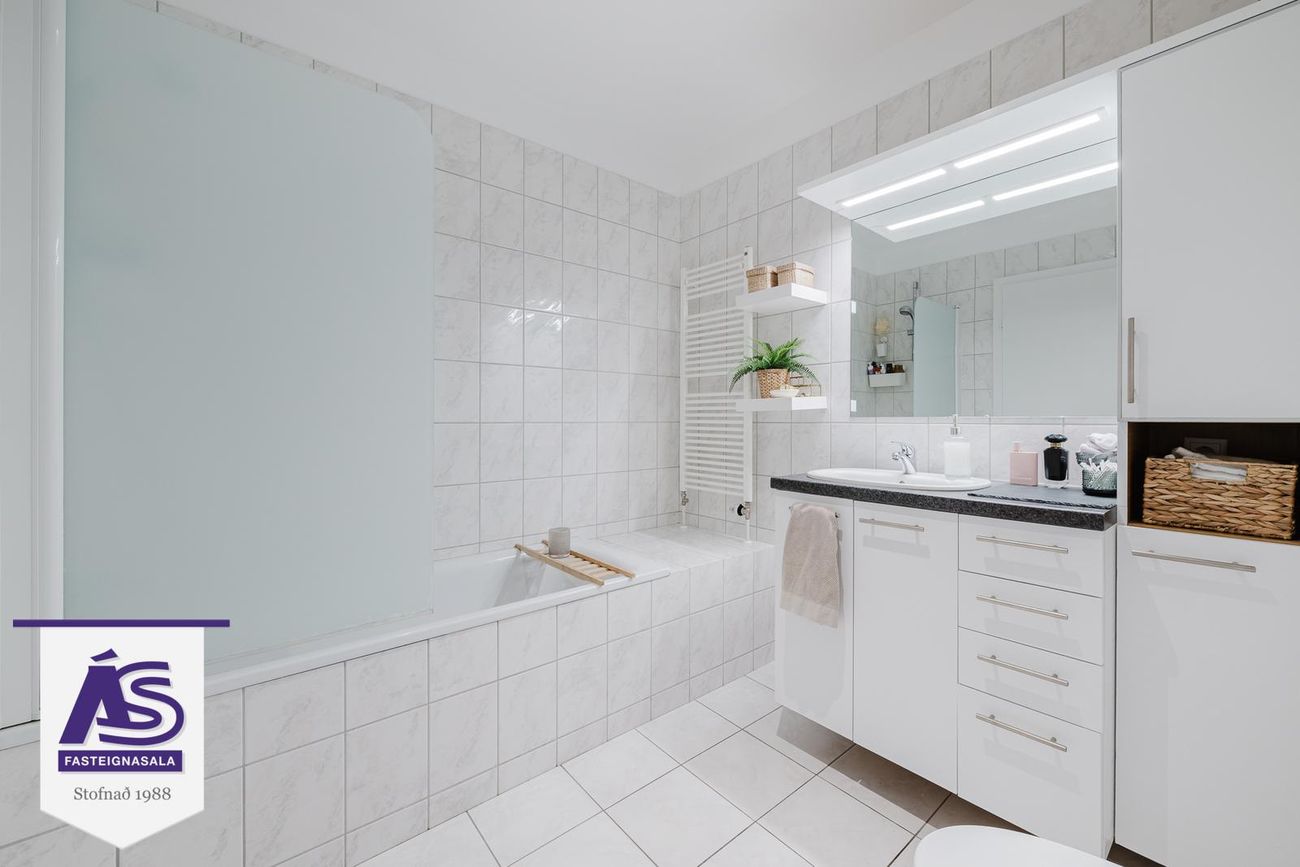 Drekavellir 18, 221 Hafnarfjörður