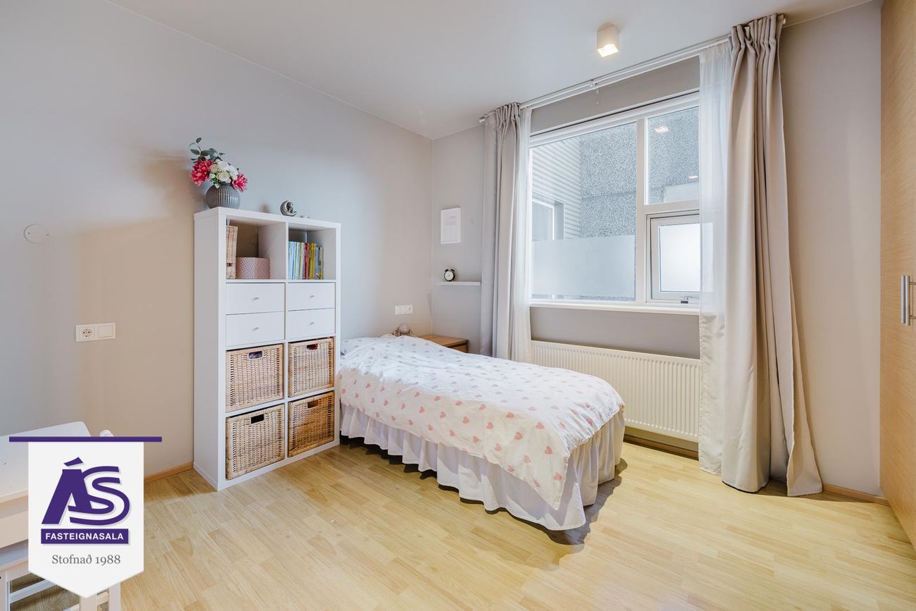 Drekavellir 18, 221 Hafnarfjörður