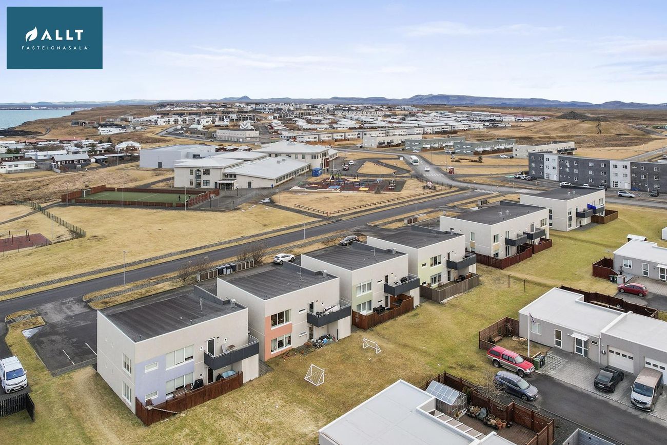 Skólabraut 7, 260 Reykjanesbær
