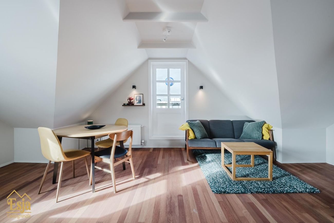 Hverfisgata 83, 101 Reykjavík