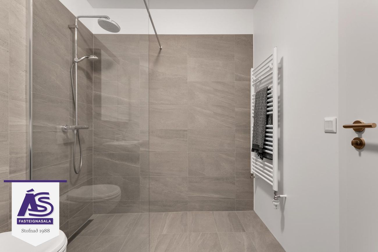 Hringhamar 21, 221 Hafnarfjörður