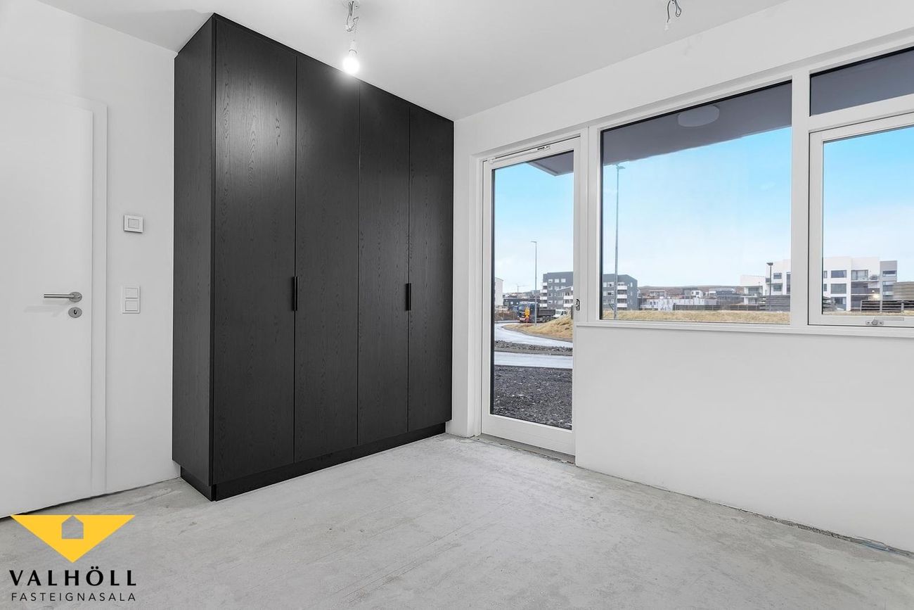 Hringhamar 1, 221 Hafnarfjörður
