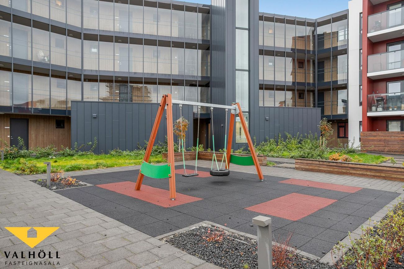 Hringhamar 1, 221 Hafnarfjörður