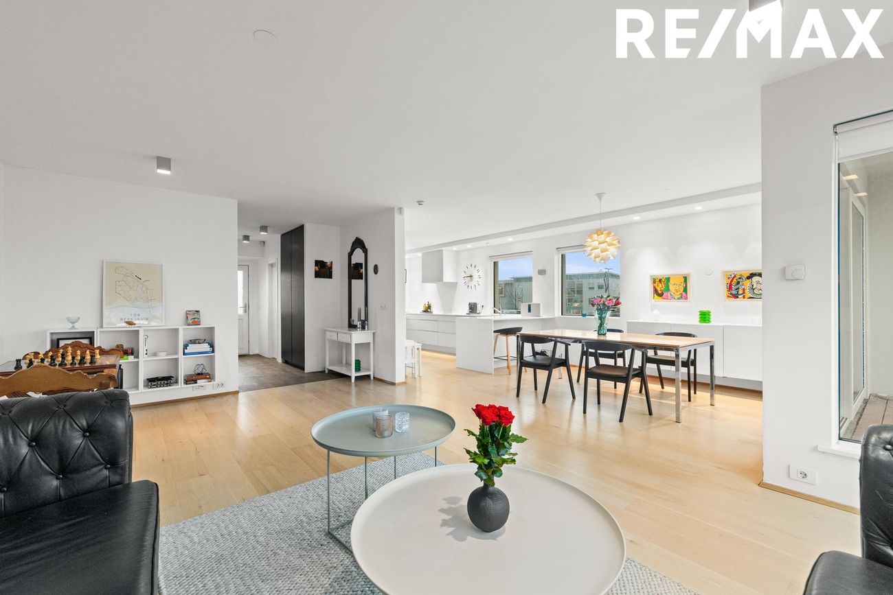 Skeiðarvogur 25, 104 Reykjavík