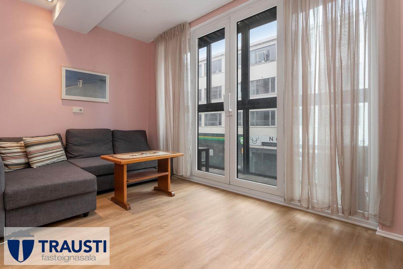 Laugavegur 103, 105 Reykjavík