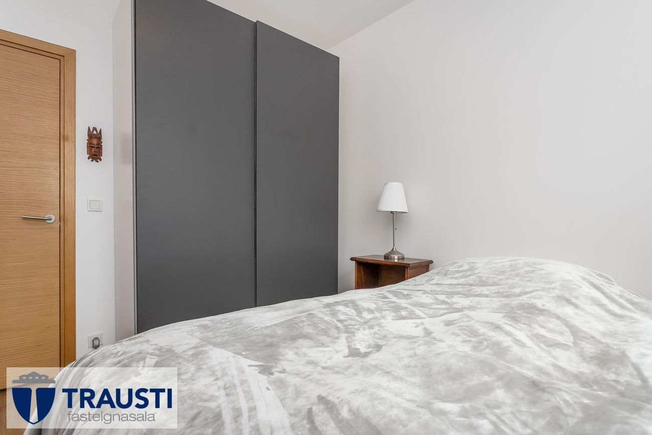 Laugavegur 103, 105 Reykjavík