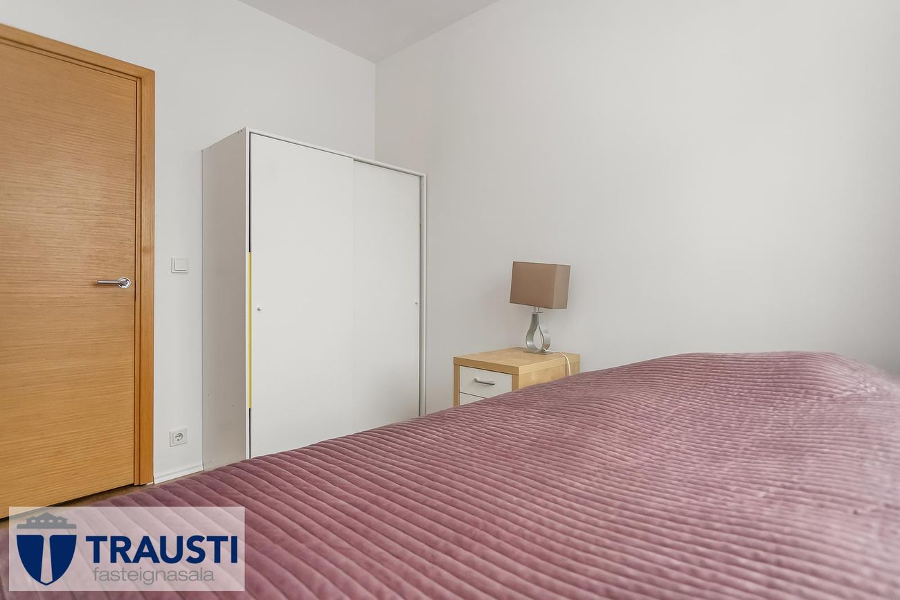 Laugavegur 103, 105 Reykjavík