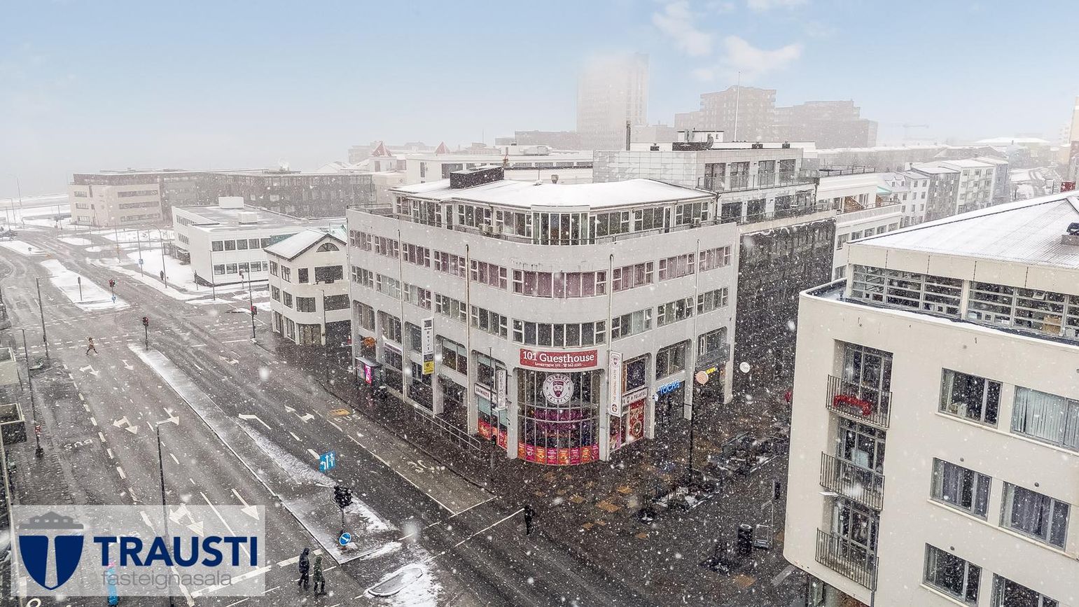 Laugavegur 103, 105 Reykjavík