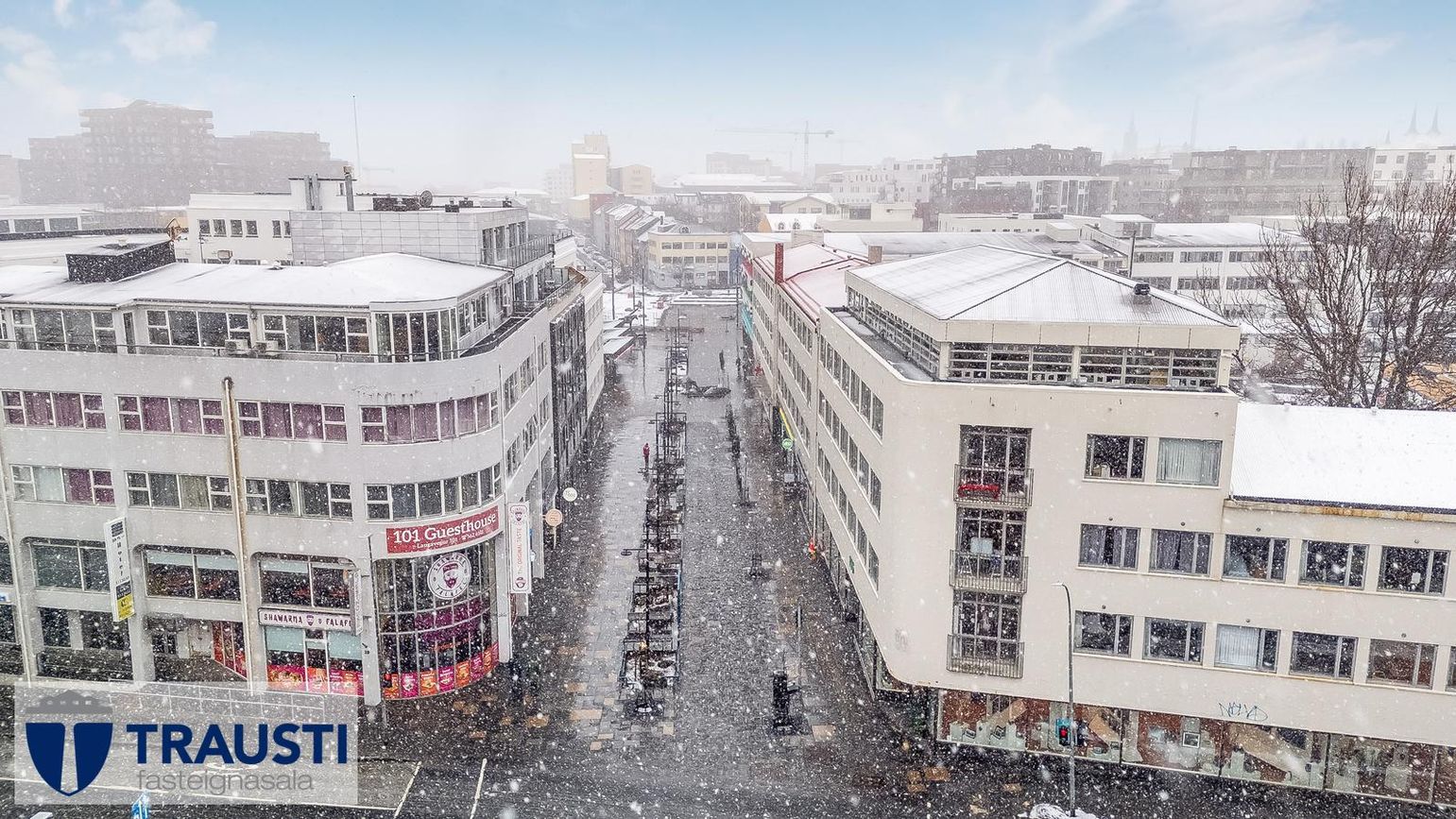 Laugavegur 103, 105 Reykjavík