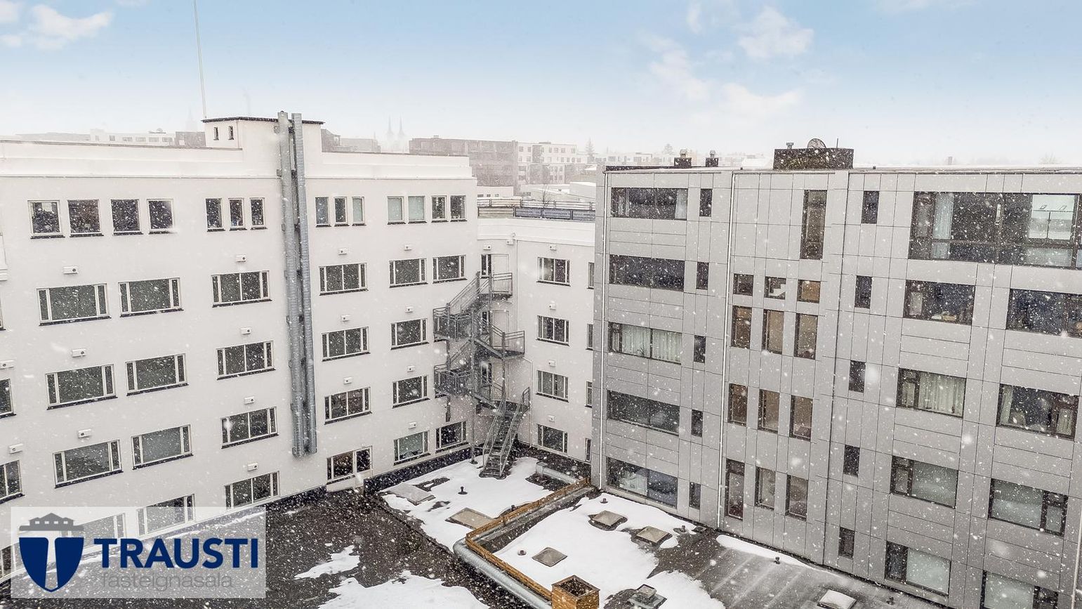 Laugavegur 103, 105 Reykjavík