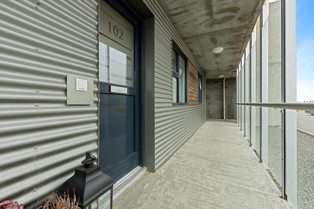 Dalsbraut 18, 260 Reykjanesbær