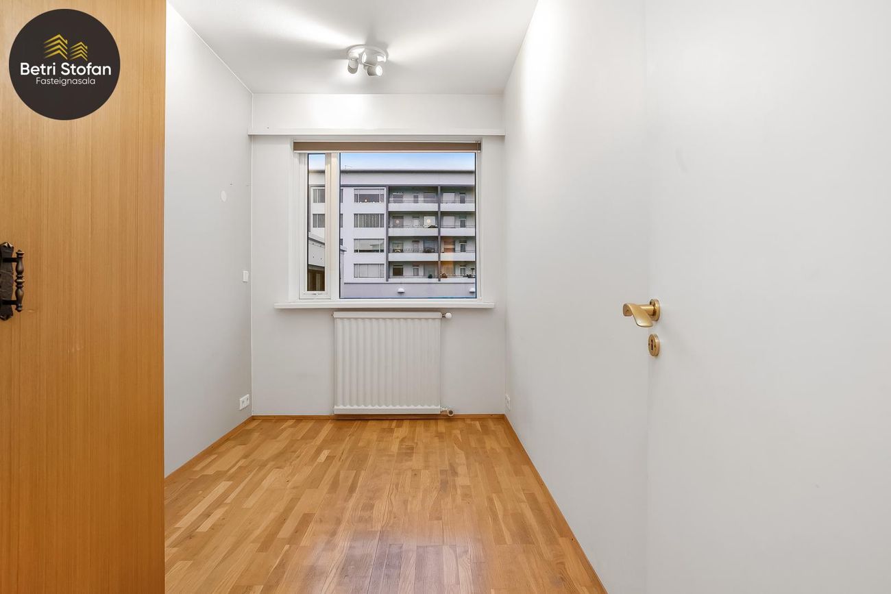 Háaleitisbraut 18, 108 Reykjavík