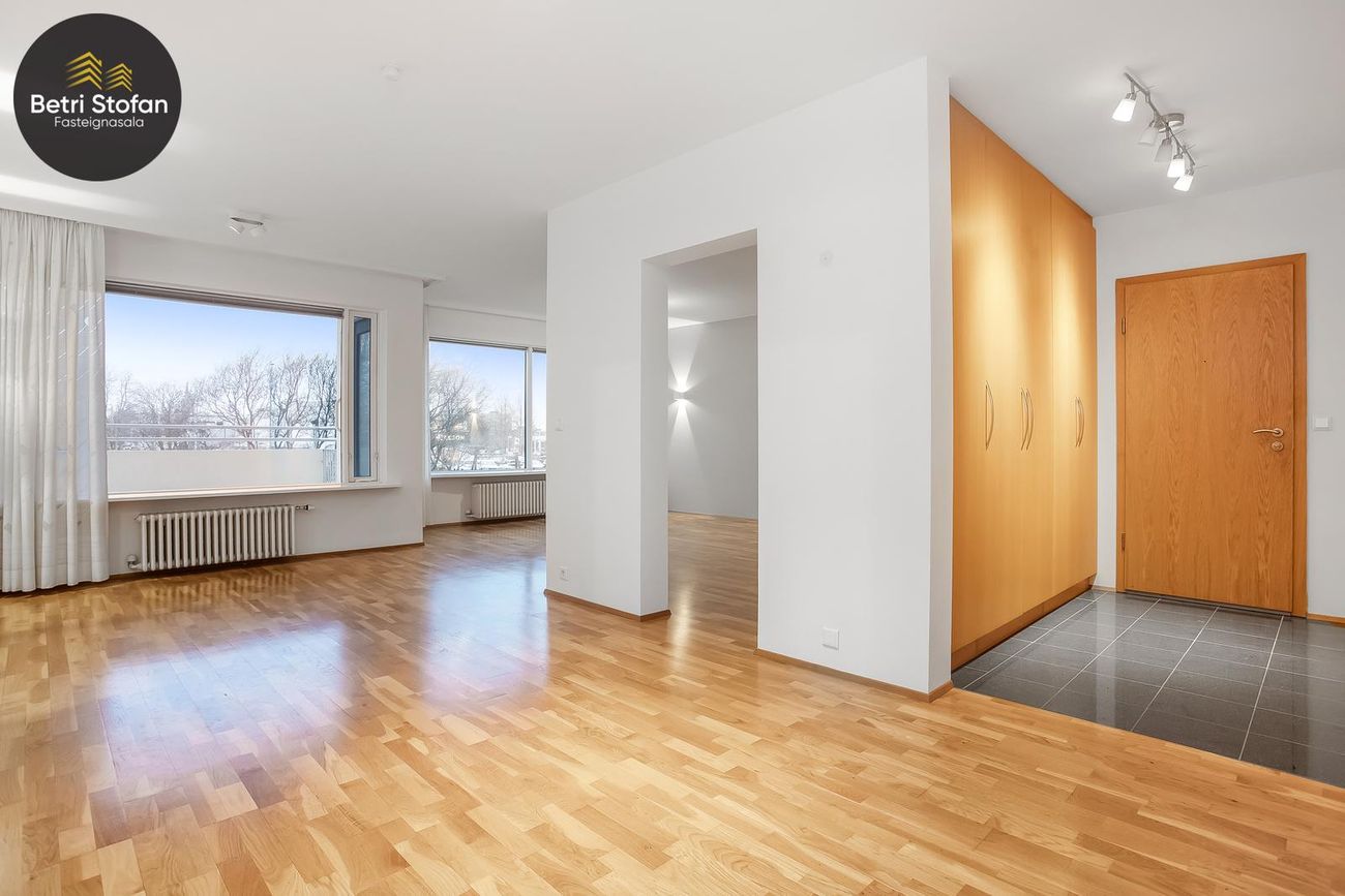 Háaleitisbraut 18, 108 Reykjavík