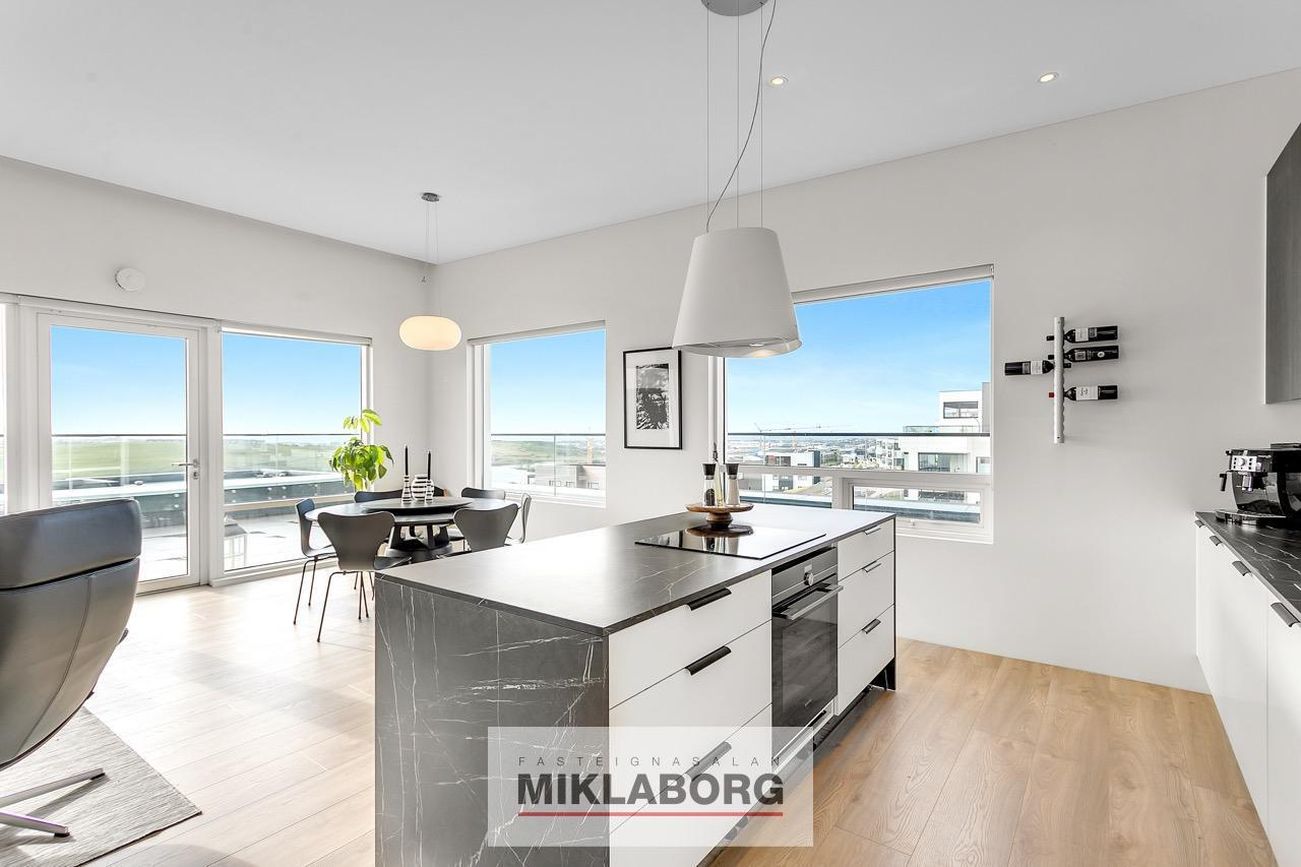 Holtsvegur 57, 210 Garðabær