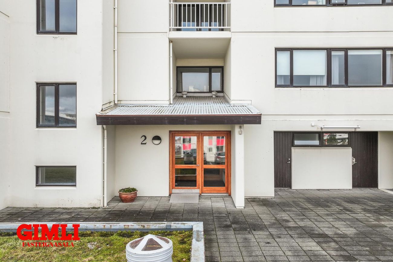 Neðstaleiti 2, 103 Reykjavík