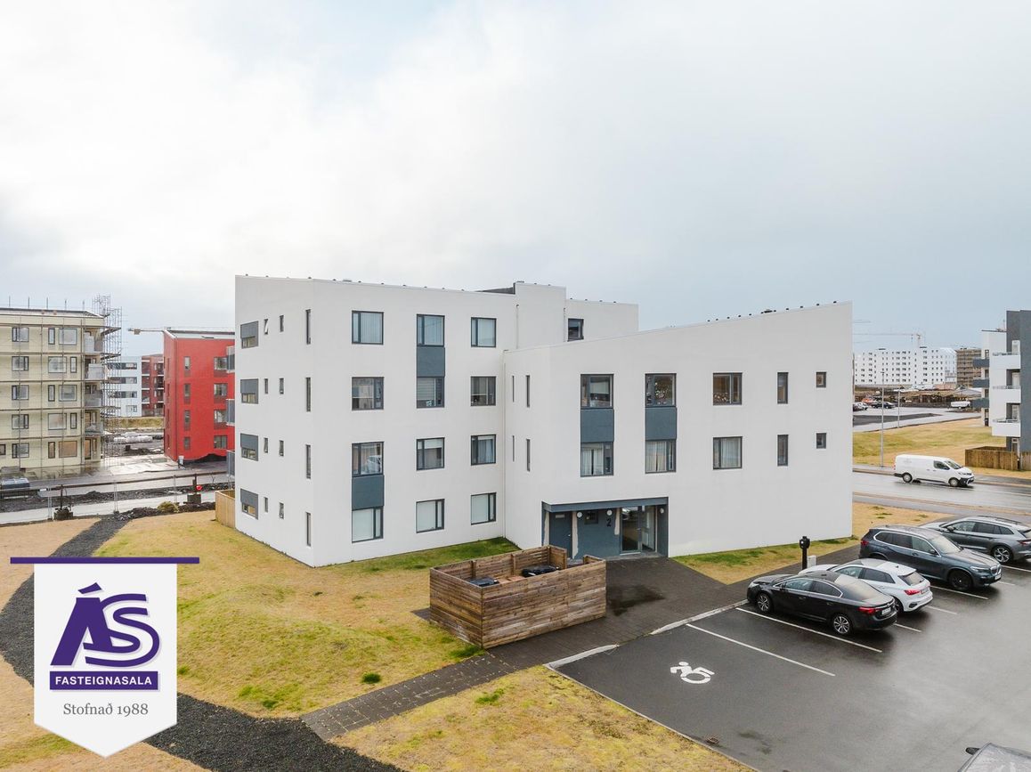 Hádegisskarð 2, 221 Hafnarfjörður