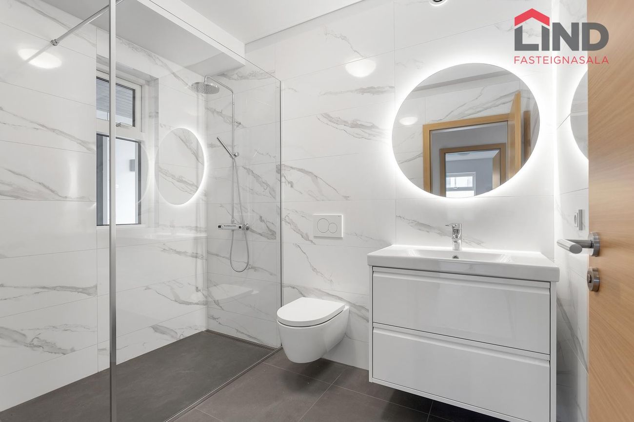 Fálkahlíð 5 - 0422, 102 Reykjavík