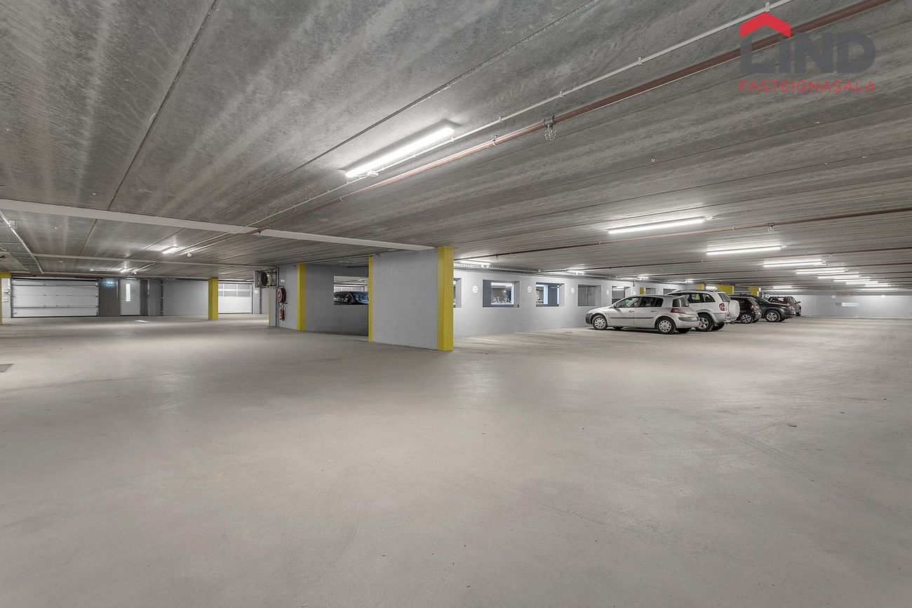 Fálkahlíð 5 - 0422, 102 Reykjavík