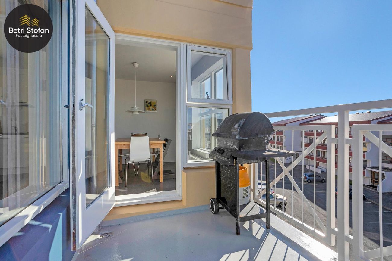 Bárugrandi 11, 107 Reykjavík
