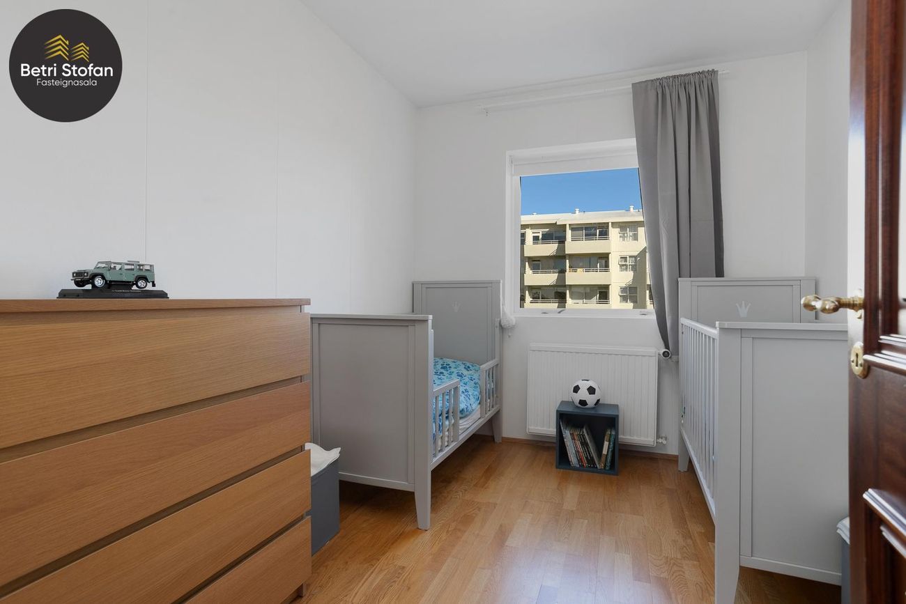 Bárugrandi 11, 107 Reykjavík