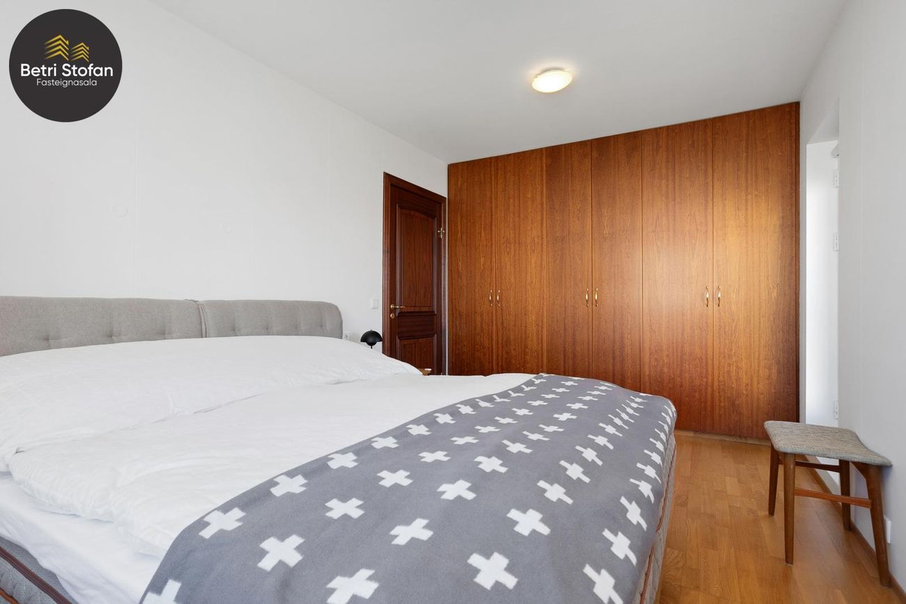Bárugrandi 11, 107 Reykjavík