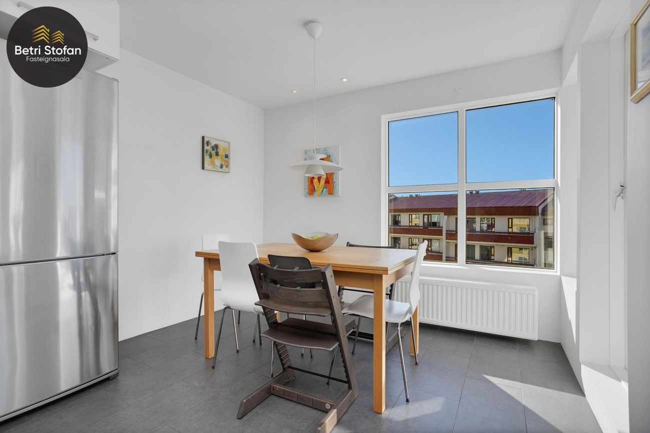 Bárugrandi 11, 107 Reykjavík