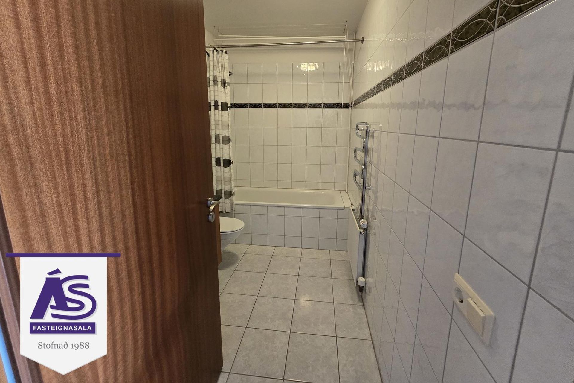 Erluás 2, 221 Hafnarfjörður