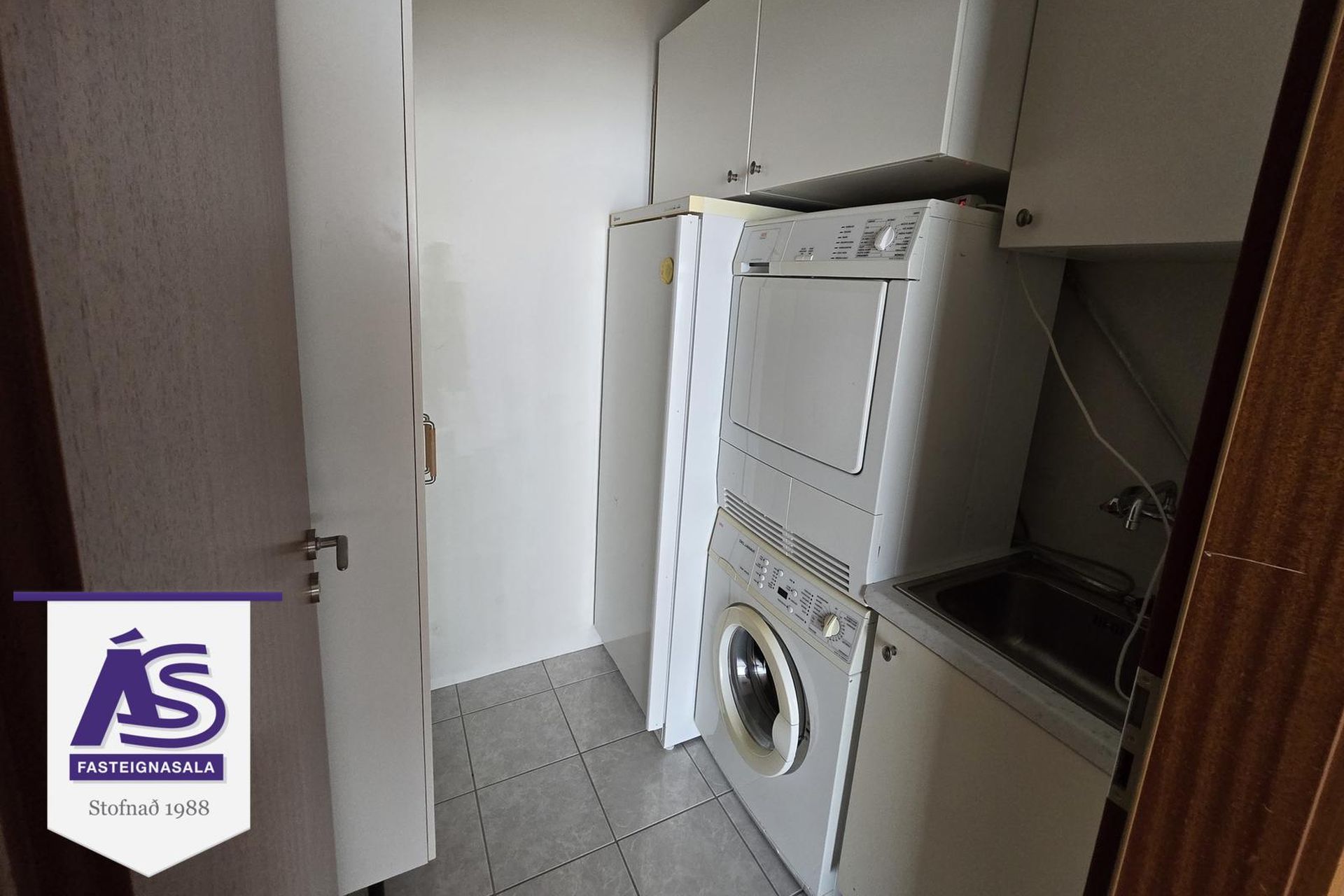 Erluás 2, 221 Hafnarfjörður